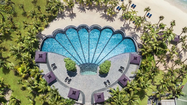 JW Marriott Phu Quoc Emerald Bay Resort & Spa ở Bãi Kem thu hút một lượng lớn khách du lịch